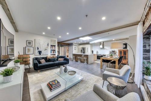 304-20 Rue St-Paul O.  Montréal (Ville-Marie), QC H2Y 1Y7