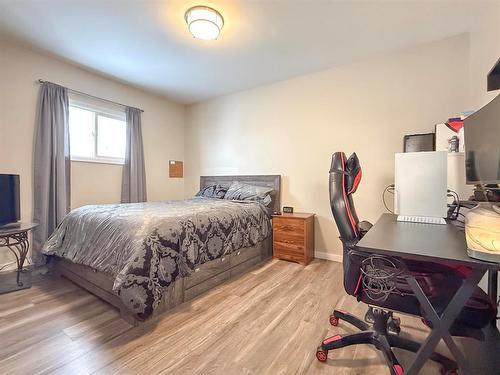 49084 Service Road, Brandon, MB - Indoor Photo Showing Bedroom