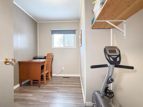 49084 Service Road, Brandon, MB - Indoor