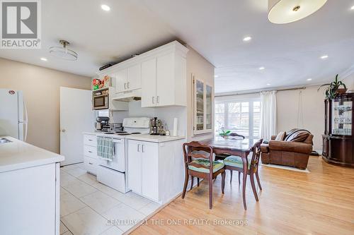 256 Church Street, Markham, ON - Indoor Photo Showing Kitchen