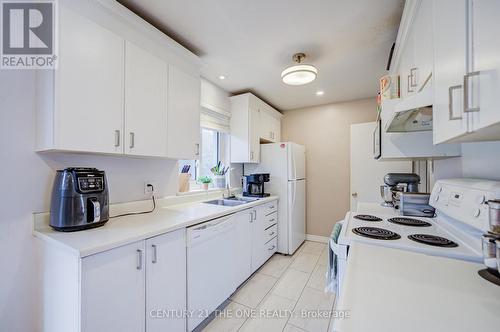 256 Church Street, Markham, ON - Indoor Photo Showing Kitchen With Double Sink