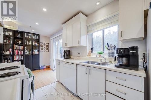256 Church Street, Markham, ON - Indoor Photo Showing Kitchen With Double Sink