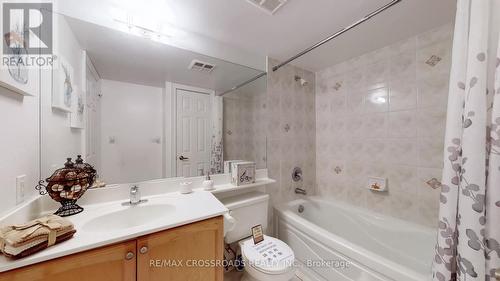 320 - 33 Cox Boulevard, Markham, ON - Indoor Photo Showing Bathroom