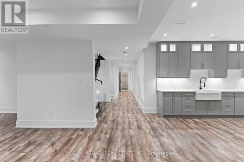 193 Mateo Place, Mississauga, ON - Indoor Photo Showing Kitchen With Upgraded Kitchen