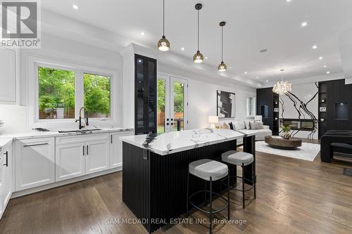 193 Mateo Place, Mississauga, ON - Indoor Photo Showing Kitchen With Upgraded Kitchen