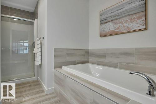 104 Bluff Cv, Leduc, AB - Indoor Photo Showing Bathroom