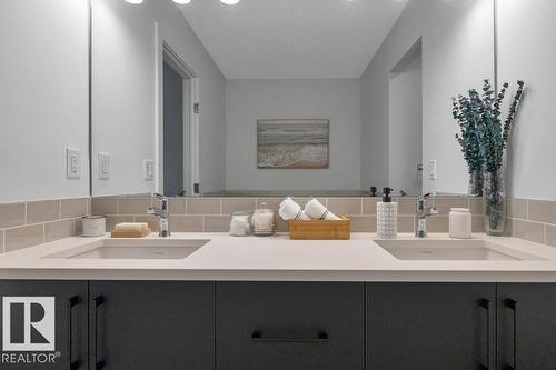 104 Bluff Cv, Leduc, AB - Indoor Photo Showing Bathroom