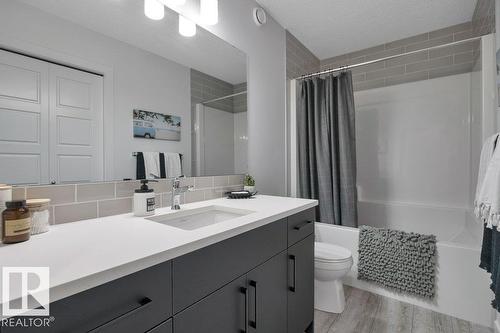 104 Bluff Cv, Leduc, AB - Indoor Photo Showing Bathroom