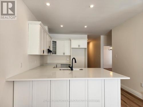 2288 Crewson Crescent, Cornwall, ON - Indoor Photo Showing Kitchen