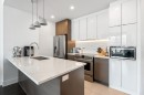 Kitchen - Ph1107-5265 Av. De Courtrai, Montréal (Côte-Des-Neiges/Notre-Dame-De-Grâce), QC  - Indoor Photo Showing Kitchen With Double Sink With Upgraded Kitchen 