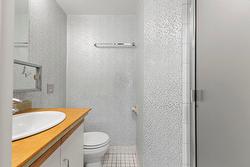 Salle de bains attenante à la CCP - 