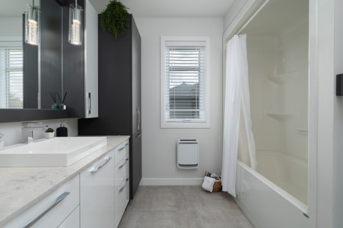 Salle de bains - 225 Rue Des Pivoines, Mont-Laurier, QC - Indoor Photo Showing Bathroom