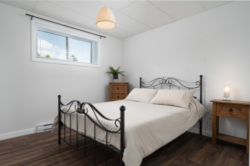 Chambre à coucher - 225 Rue Des Pivoines, Mont-Laurier, QC - Indoor Photo Showing Bedroom