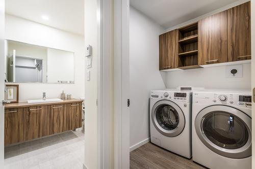 Salle de lavage - 208-1040 Rue Pierre-Perrault, Lévis (Les Chutes-De-La-Chaudière-Ouest), QC - Indoor Photo Showing Laundry Room