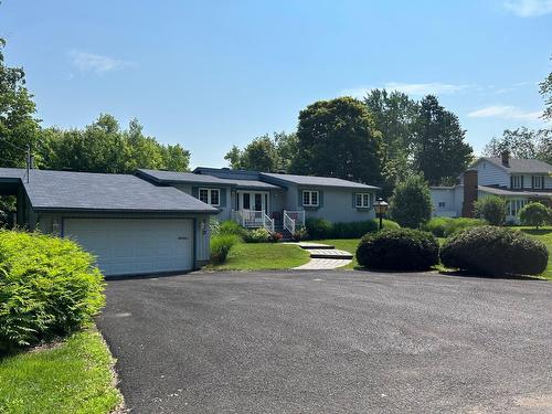 220 Rue de l'Église  Rosemère, QC J7A 2X2