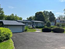 220 Rue de l'Église  Rosemère, QC J7A 2X2