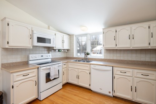 Cuisine - 220 Rue De L'Église, Rosemère, QC - Indoor Photo Showing Kitchen With Double Sink