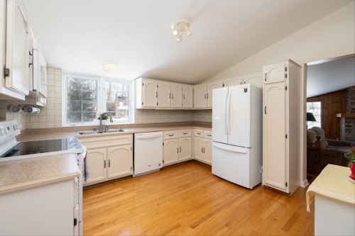 Cuisine - 220 Rue De L'Église, Rosemère, QC - Indoor Photo Showing Kitchen With Double Sink