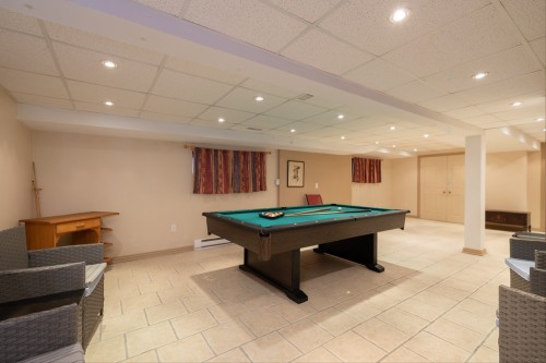 Salle de jeux - 220 Rue De L'Église, Rosemère, QC - Indoor Photo Showing Other Room