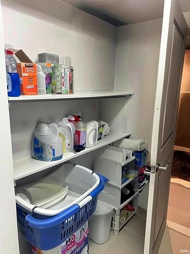 Salle de lavage - 218 Av. Hermitage, Pointe-Claire, QC 