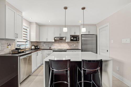 Cuisine - 218Z Av. Hermitage, Pointe-Claire, QC 