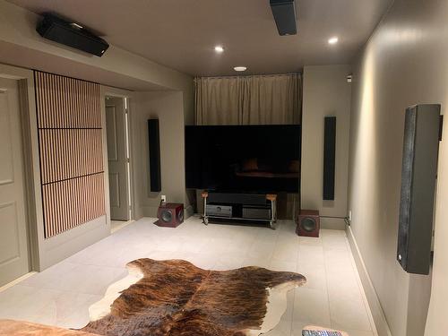 Salle familiale - 218Z Av. Hermitage, Pointe-Claire, QC 