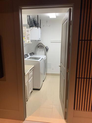 Salle de lavage - 218Z Av. Hermitage, Pointe-Claire, QC 