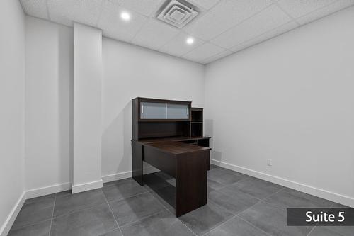 Office - 4-10410 Boul. Gouin O., Montréal (Pierrefonds-Roxboro), QC - Indoor Photo Showing Other Room