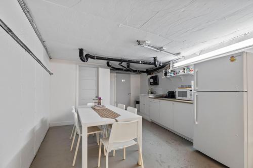 Cuisinette - 2-10410 Boul. Gouin O., Montréal (Pierrefonds-Roxboro), QC - Indoor