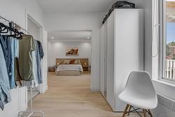 Walk-in closet - 