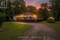 34 STAGLIR DRIVE  Tiny, ON L9M 0H2