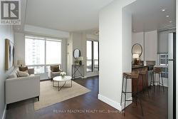 1605 - 85 BLOOR STREET E  Toronto, ON M4W 3Y1