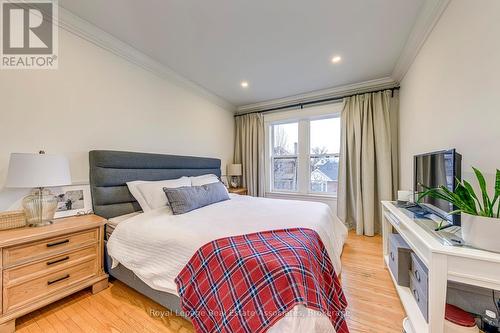 23 Fairholt Road N, Hamilton, ON - Indoor Photo Showing Bedroom