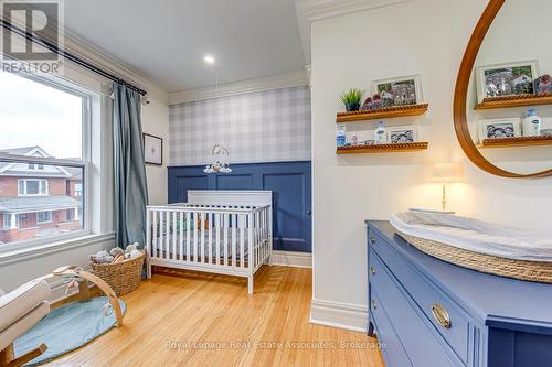 23 Fairholt Road N, Hamilton, ON - Indoor Photo Showing Bedroom