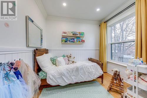 23 Fairholt Road N, Hamilton, ON - Indoor Photo Showing Bedroom