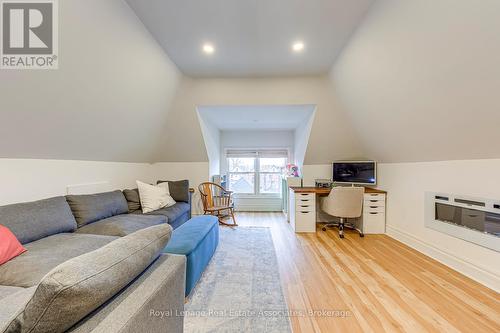 23 Fairholt Road N, Hamilton, ON - Indoor