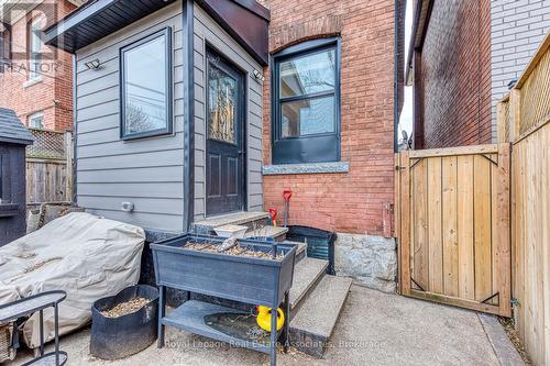 23 Fairholt Road N, Hamilton, ON - Outdoor With Exterior