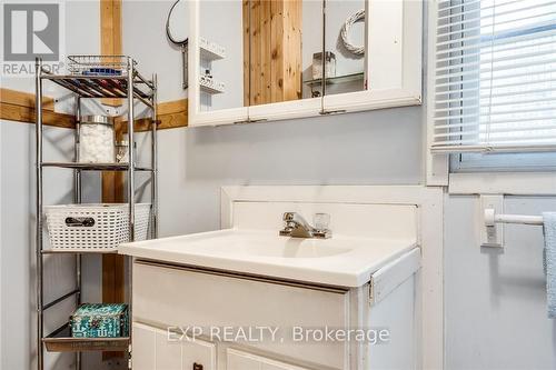 16 Victoria Avenue, Hamilton, ON - Indoor Photo Showing Other Room