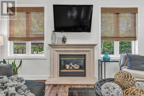 273 Duskywing Way, Oakville, ON - Indoor Photo Showing Living Room With Fireplace