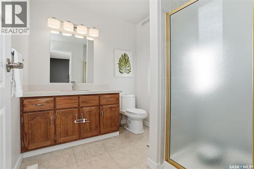 215 Wickenden Crescent, Saskatoon, SK - Indoor Photo Showing Bathroom