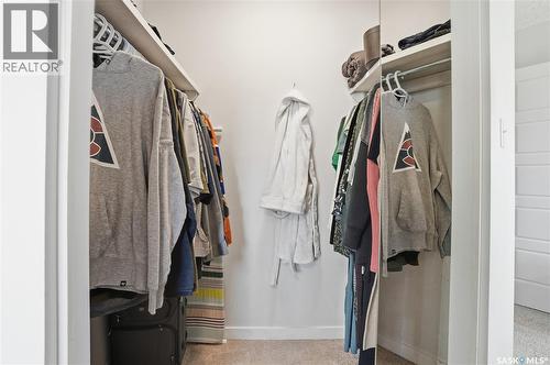 215 Wickenden Crescent, Saskatoon, SK - Indoor With Storage
