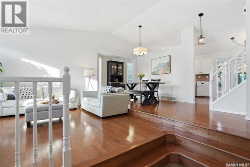 215 Wickenden Crescent, Saskatoon, SK - Indoor Photo Showing Living Room