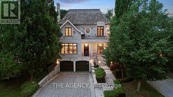 190 FOREST HILL ROAD  Toronto, ON M5P 2N4