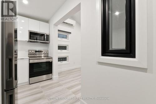 822 Maitland Street, London East (East B), ON - Indoor Photo Showing Kitchen