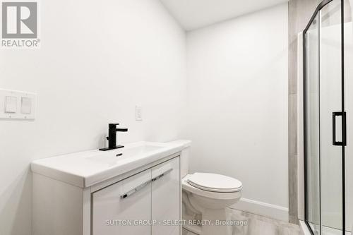 822 Maitland Street, London East (East B), ON - Indoor Photo Showing Bathroom