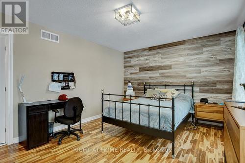 523 Landswood Way, Ottawa, ON - Indoor Photo Showing Bedroom
