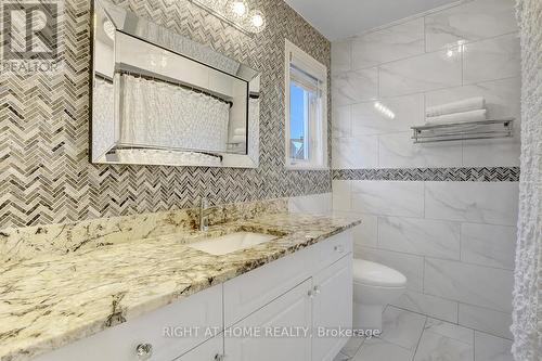 523 Landswood Way, Ottawa, ON - Indoor Photo Showing Bathroom