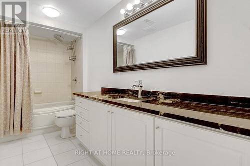 523 Landswood Way, Ottawa, ON - Indoor Photo Showing Bathroom