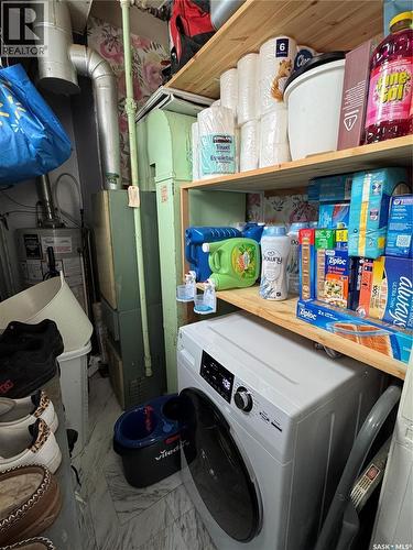 675 Pasqua Street, Regina, SK - Indoor Photo Showing Laundry Room