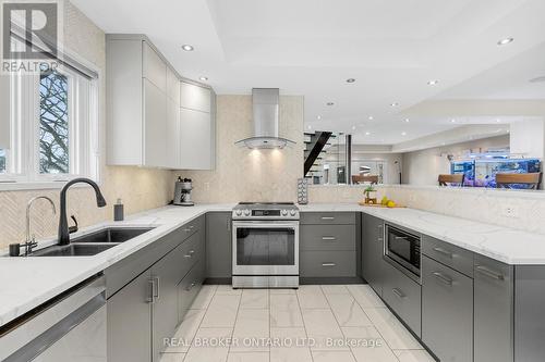 2212 Joanne Avenue, Ottawa, ON - Indoor Photo Showing Kitchen With Double Sink With Upgraded Kitchen